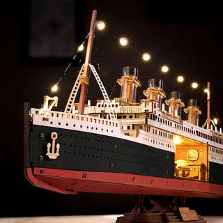 1912 · Eternal Atlantic Voyager 433 Pieces 3D Puzzle Ship with Lights from Robotime