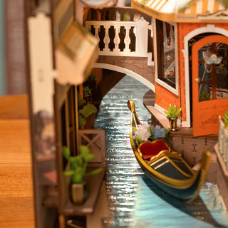 Romantic Venice Book Nook 110 piece 3D puzzle
